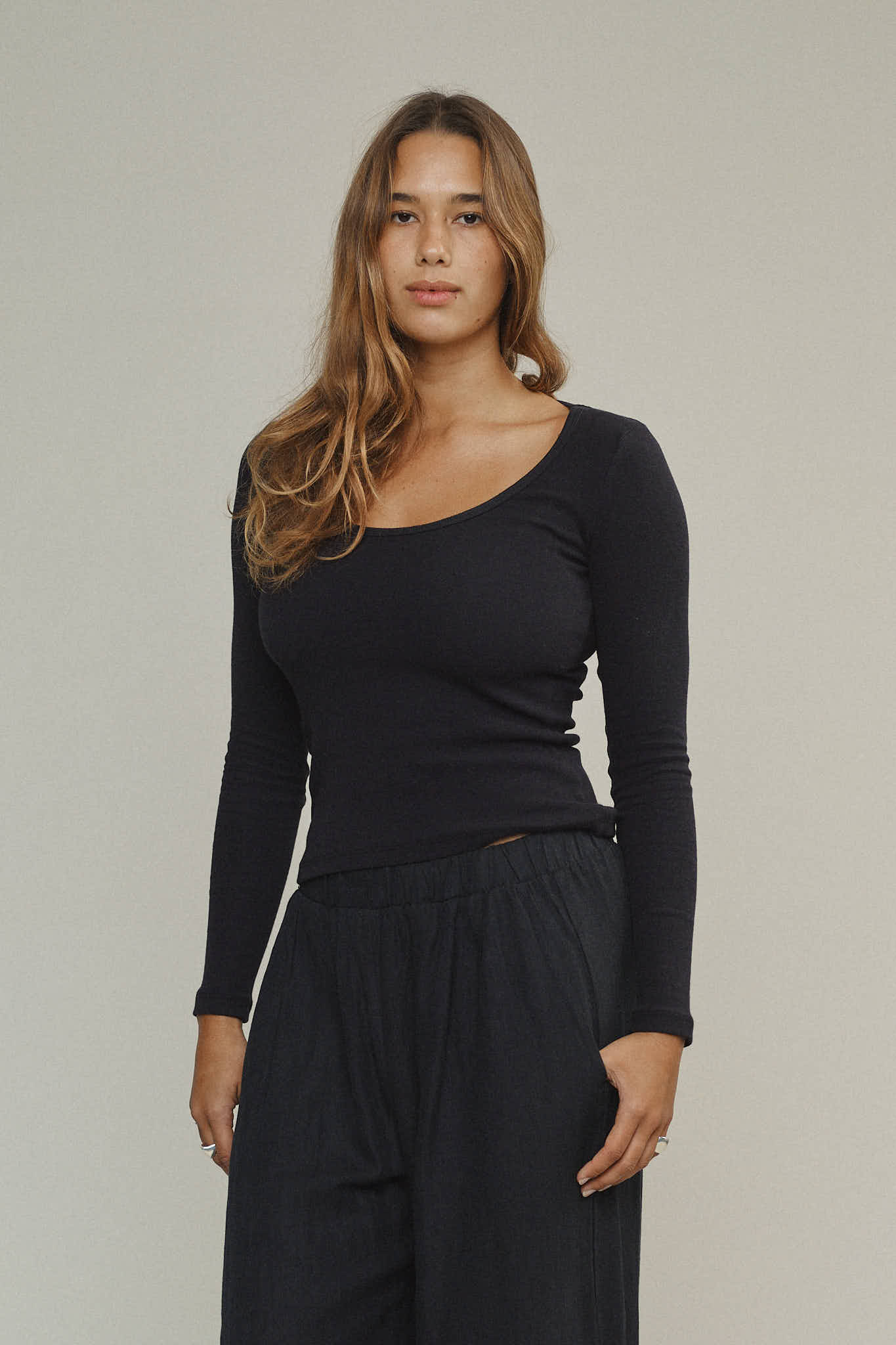 Paseo Long Sleeve Tee - Image 6