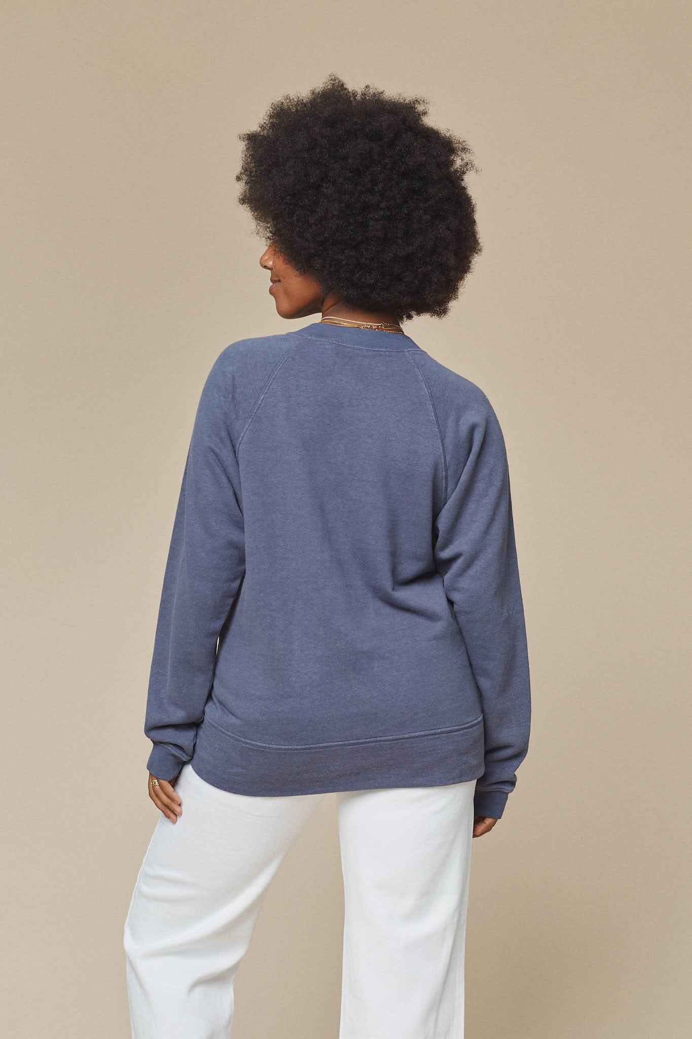 Sierra Raglan Sweatshirt - Image 12
